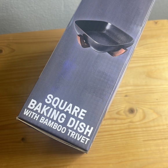 NEW Square baking dish - Picture 2 of 3